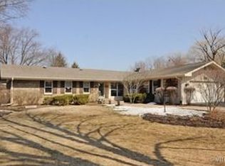 170 Cold Spring Rd, Barrington, IL 60010