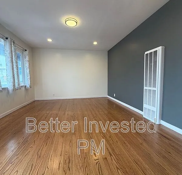 2400 39th Ave #4 — Photo 5