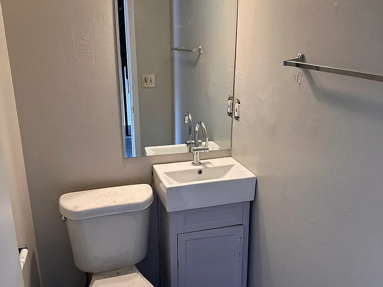 660 Jolly Ave S #3 — Photo 11