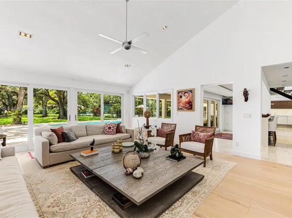 7272 SW 102nd St, Pinecrest, FL 33156