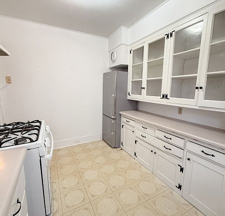 5th image of 35 Green Ave APT 1