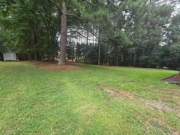 215 Mill Pond Rd — Photo 5