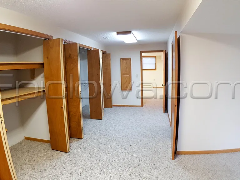 1504 Brookdale Ln NE — Photo 12