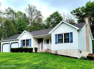 108 Grouse Hill Rd, Greenfield Township, PA 18407