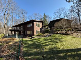 3375 Riverbend Dr, Ann Arbor, MI 48105