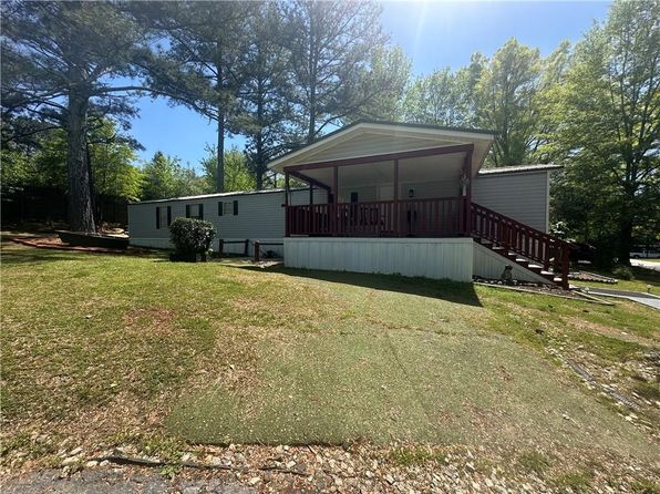 14 Craig Dr SW, Conyers, GA 30012