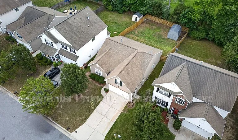 1153 Hawick Dr — Photo 38