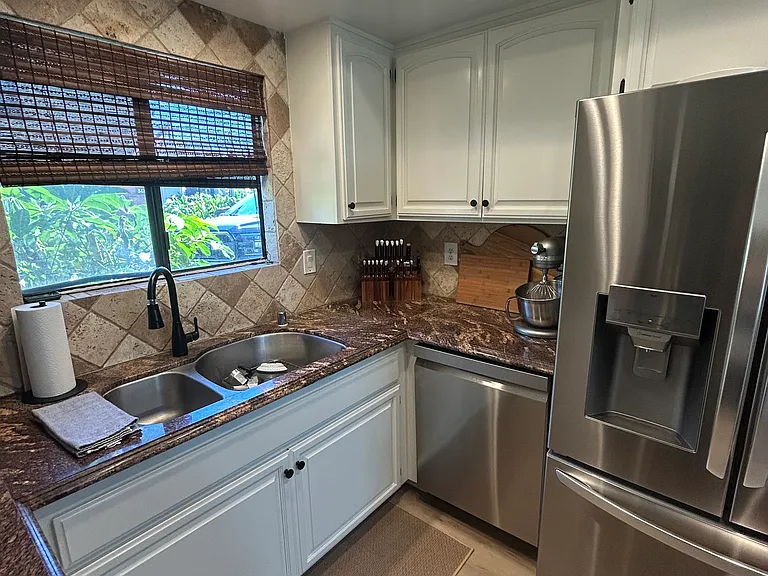 348 Sydney Ln — Photo 6