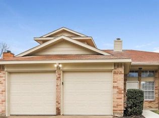 6745 Poppy Dr, Fort Worth, TX 76137