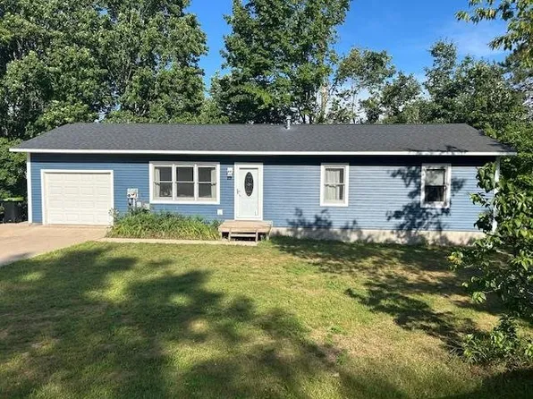 7181 Maple Dr, Alanson, MI 49706