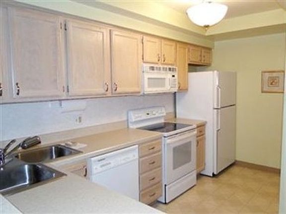 4th image of 1063 N Jefferson St #U-c