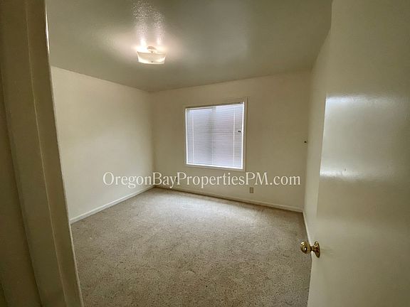 4th image of 920 Winchester Ave #6
