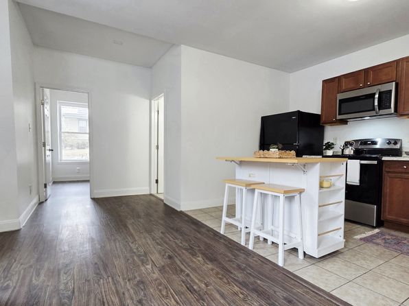 142 E Evergreen St APT 2