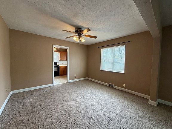 3rd image of 2702 Grandview Ave