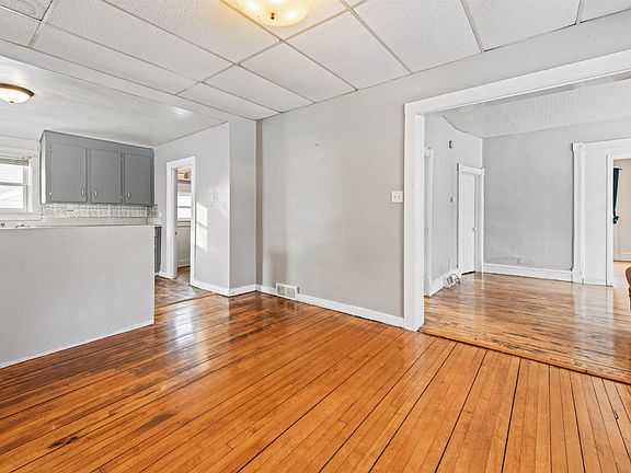 5th image of 813 8th St