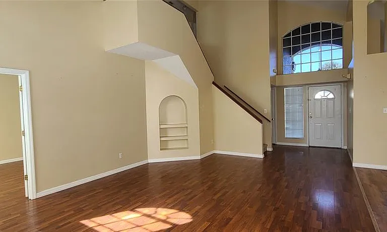 2411 Berkshire Ct — Photo 4