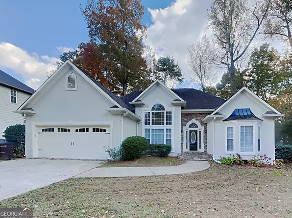 6898 Fox Hunt Cir W, Douglasville, GA 30135