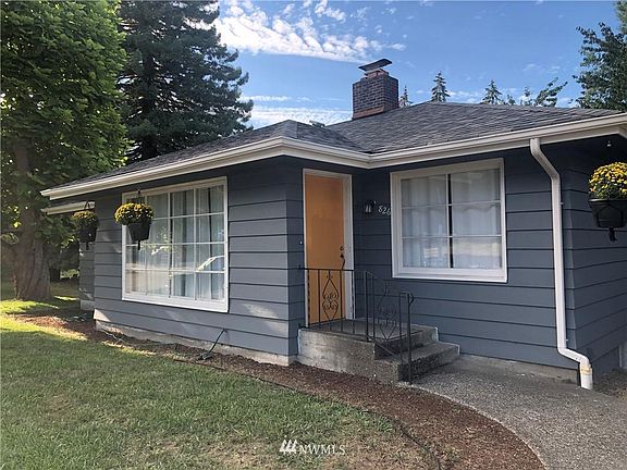 2nd image of 826 Turner Ave
