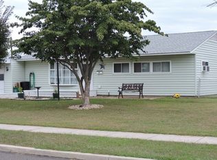 2 Post Ln, Levittown, PA 19054