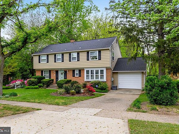 2nd image of 306 Westwood Dr