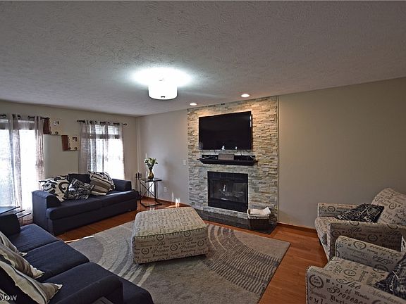 3rd image of 14489 Camden Dr