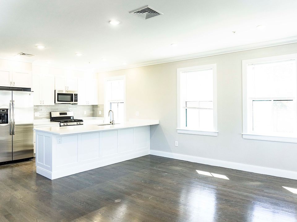 1st image of 79 Linden St #1R
