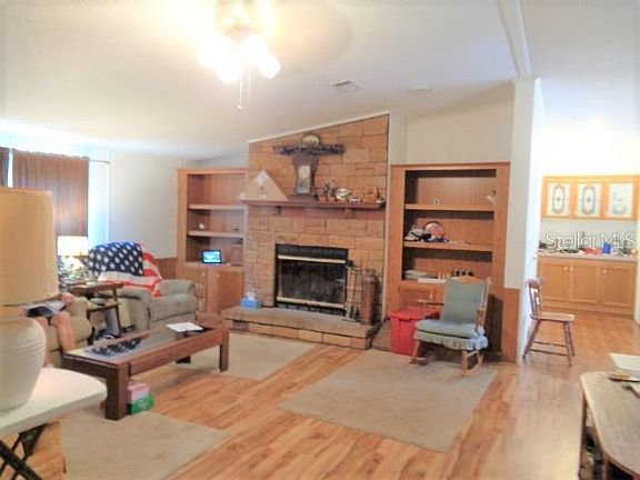 2nd image of 3817 Autumn Palm Dr