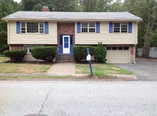 11 Parliament Ln, Woburn, MA 01801