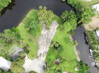 3241 Sabal Ct, Naples, FL 34112