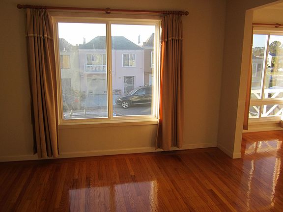 4th image of 12 Middlefield Dr