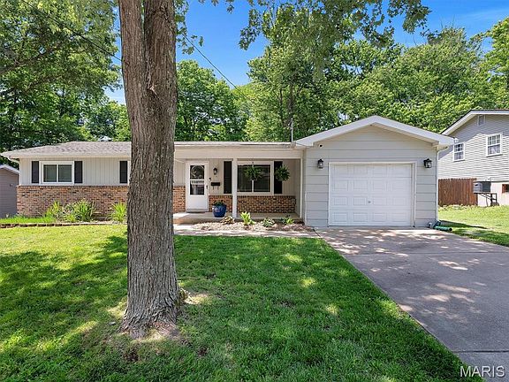 2nd image of 15 Richardson Dr