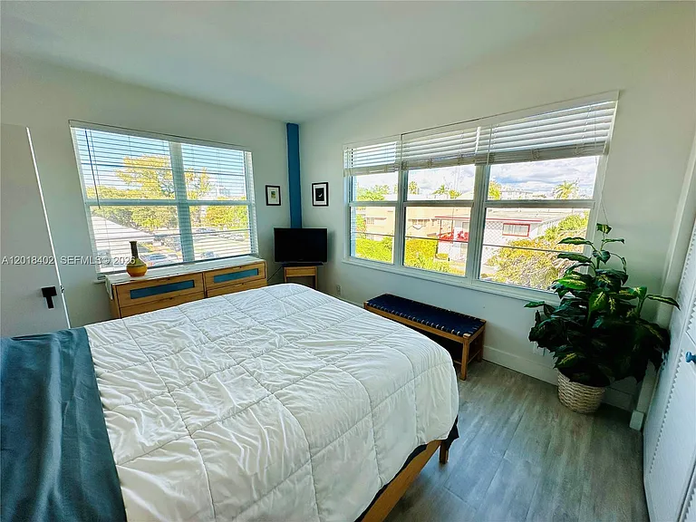 1200 Euclid Ave #308 — Photo 14