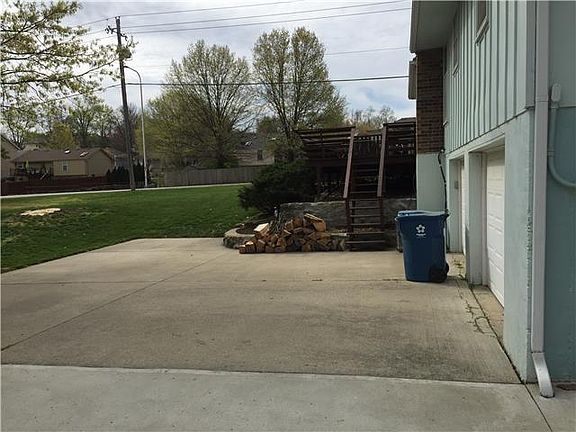 4th image of 3049 Bryn Mawr Dr