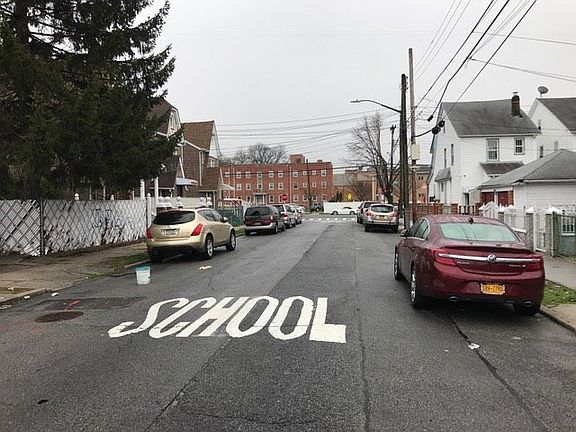 Exterior Neighborhood (street photo)