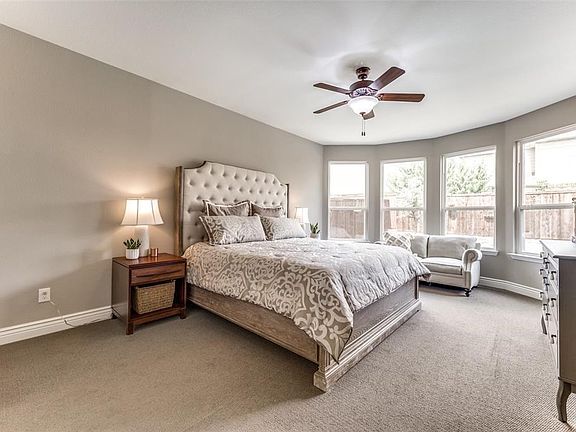 5th image of 2413 Leeward Pl