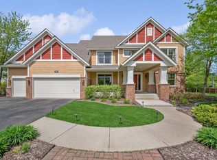 1390 Meadow Ln, Chaska, MN 55318