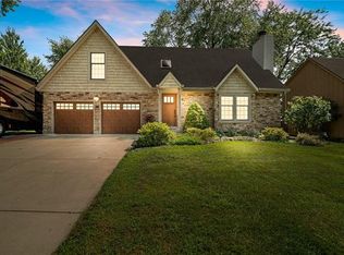 14840 S Summertree Ln, Olathe, KS 66062