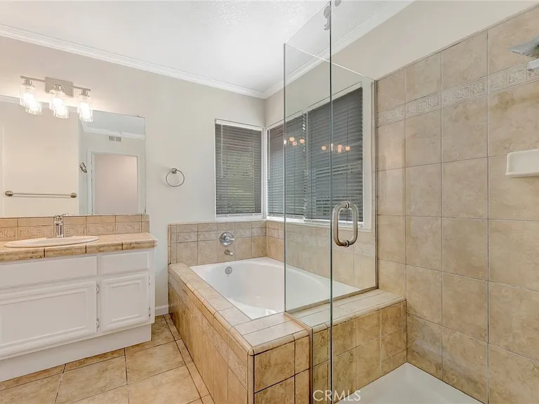 24811 Cutter — Photo 13