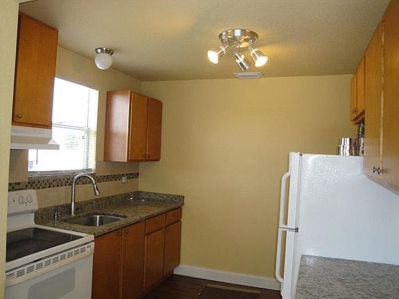5th image of 5719 1/2 25th Ave S