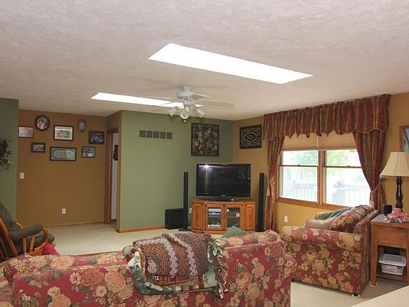 5th image of 126 E Park View Dr #14