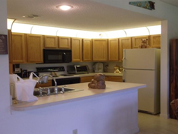 3rd image of 19 Talavera Ct