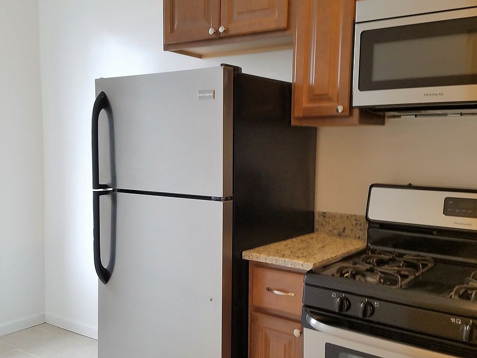 1st image of 4309 47th Ave APT 5A