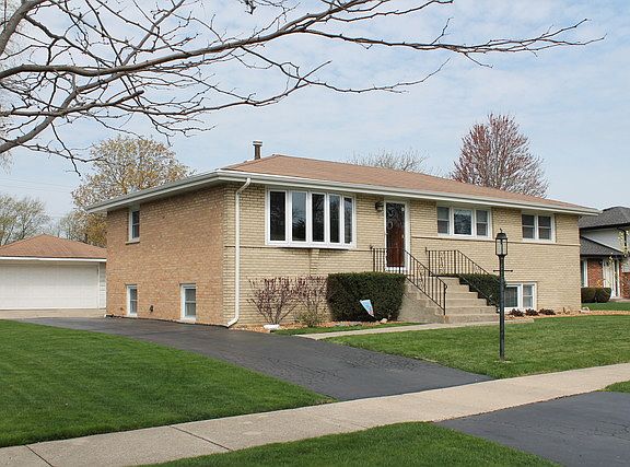 3rd image of 10536 S Terry Dr