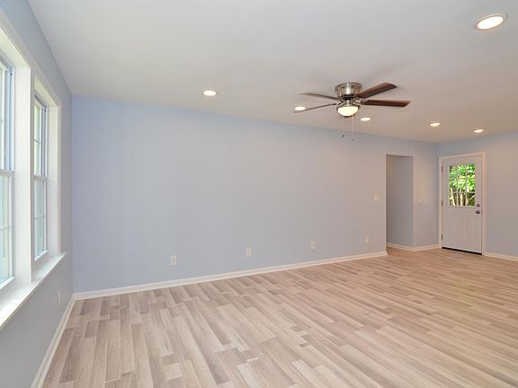 5th image of 8044 Nantuckett Ave