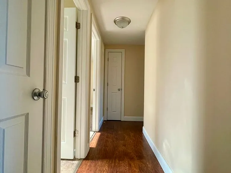 Lake Heights Apartments — Photo 14