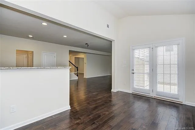 5620 Selkirkshire Rd — Photo 10