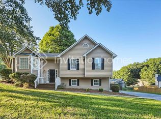 550 Elizabeth Hts, Buford, GA 30518