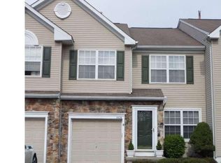 3826 Honey Locust Dr, Phoenixville, PA 19460