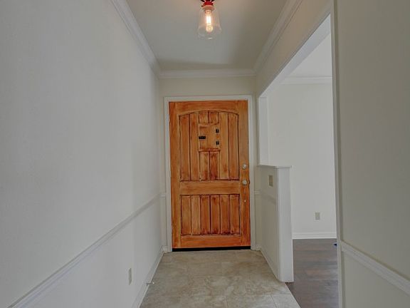 3rd image of 430 Lowell Ct