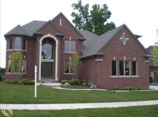 2924 Invitational Dr, Oakland, MI 48363